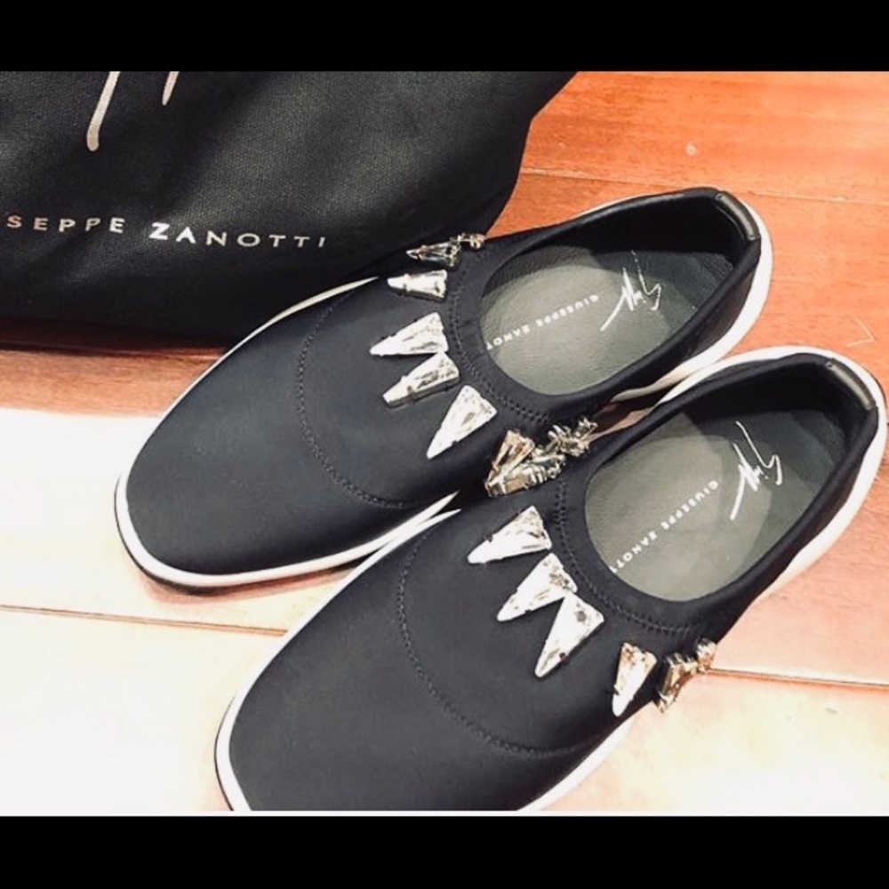 💎giuseppe zanotti NIB sock slipons with crystal
